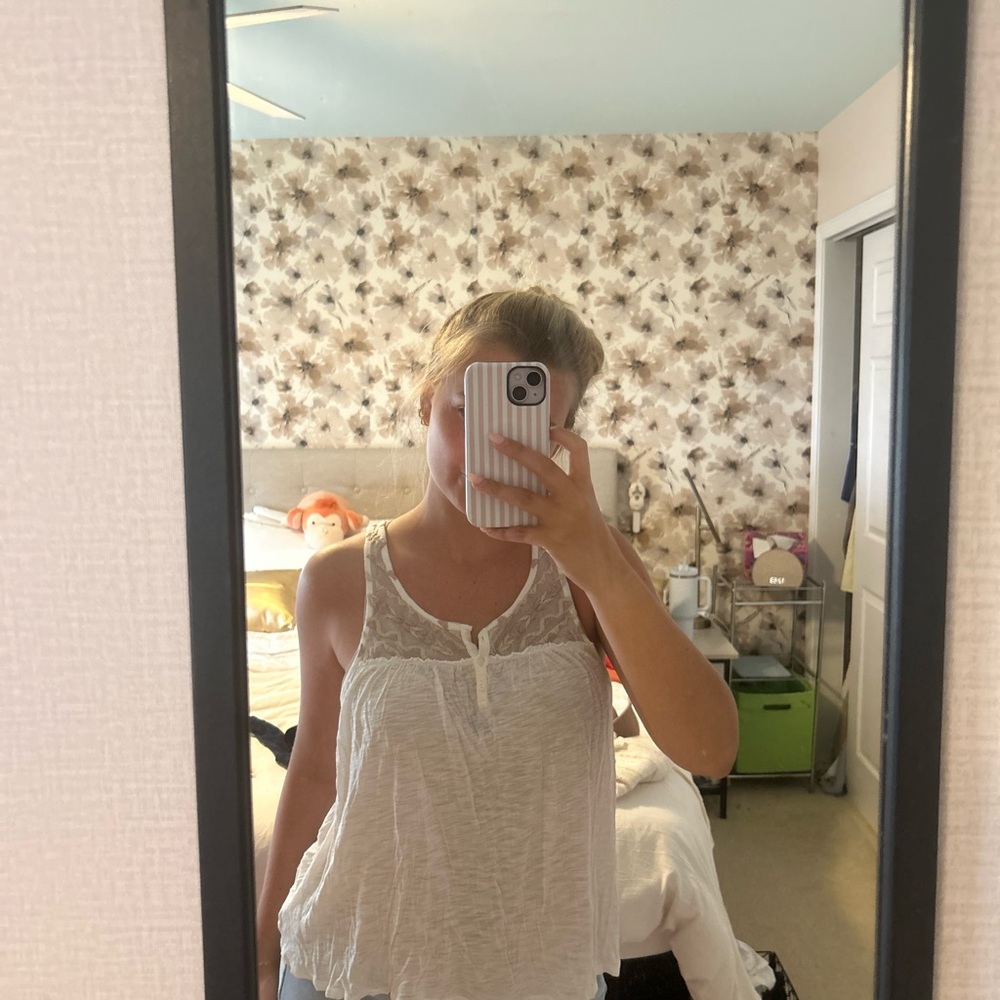 Cape Juby White Lace Yoke Sleeveless Camisole